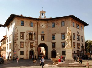 palazzo orologio pisa