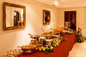 Particolare del ricco buffet