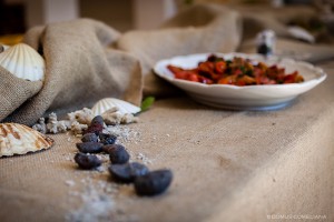 Particolare dell'allestimento scenografico rustico